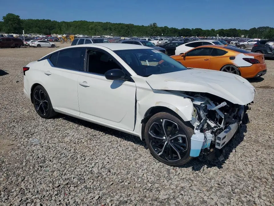 2026 NISSAN ALTIMA SR  