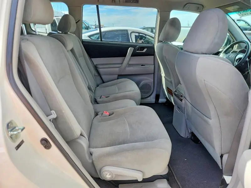 2011 TOYOTA HIGHLANDER BASE  