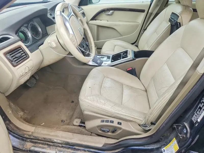 2012 VOLVO XC70 3.2  