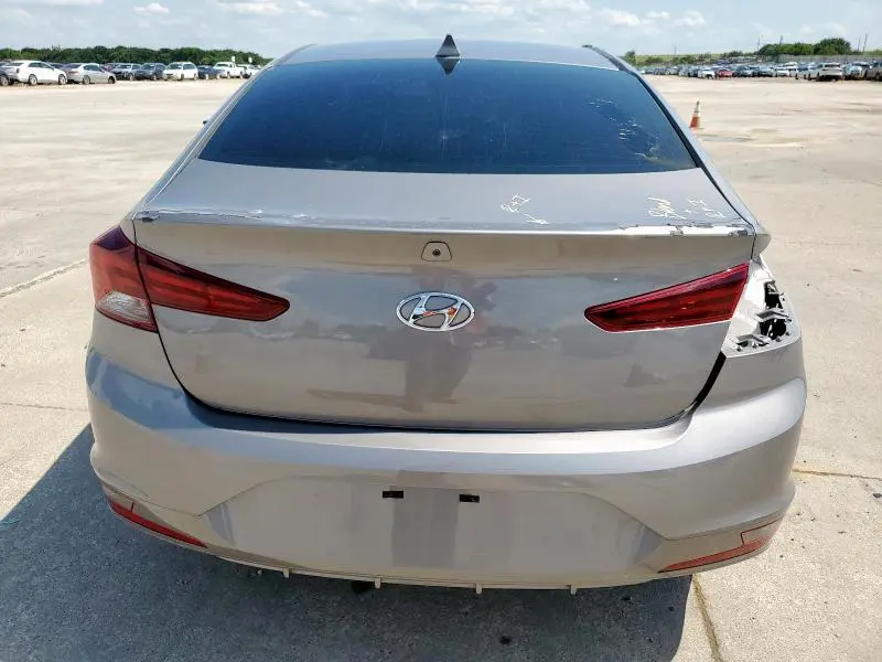 2020 HYUNDAI ELANTRA SEL  