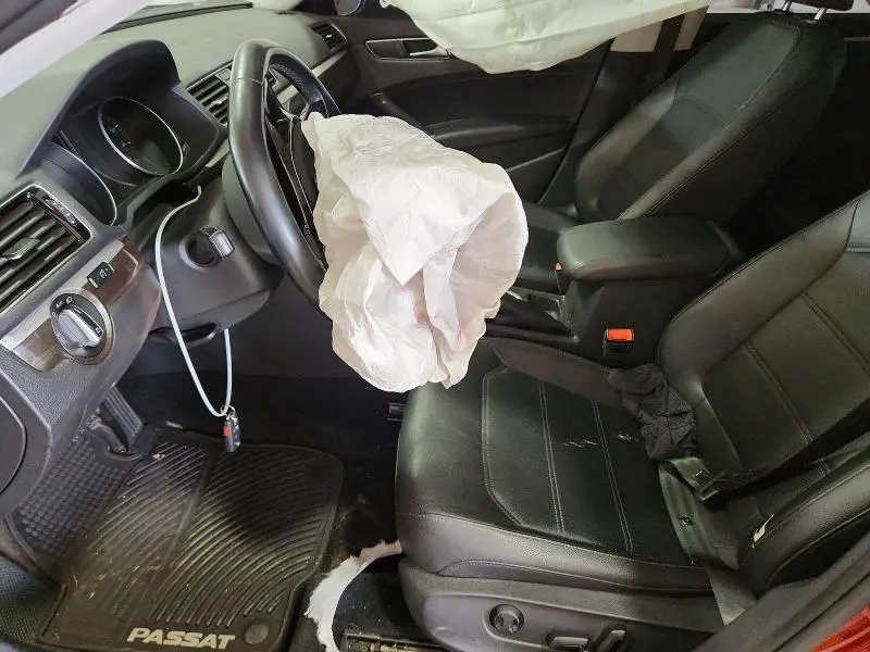 2017 VOLKSWAGEN PASSAT SE  