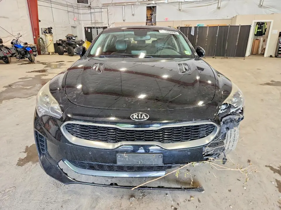2018 KIA STINGER PREMIUM  