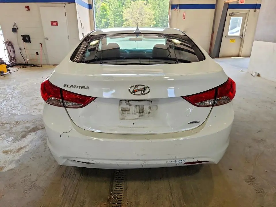 2011 HYUNDAI ELANTRA LIMITED  