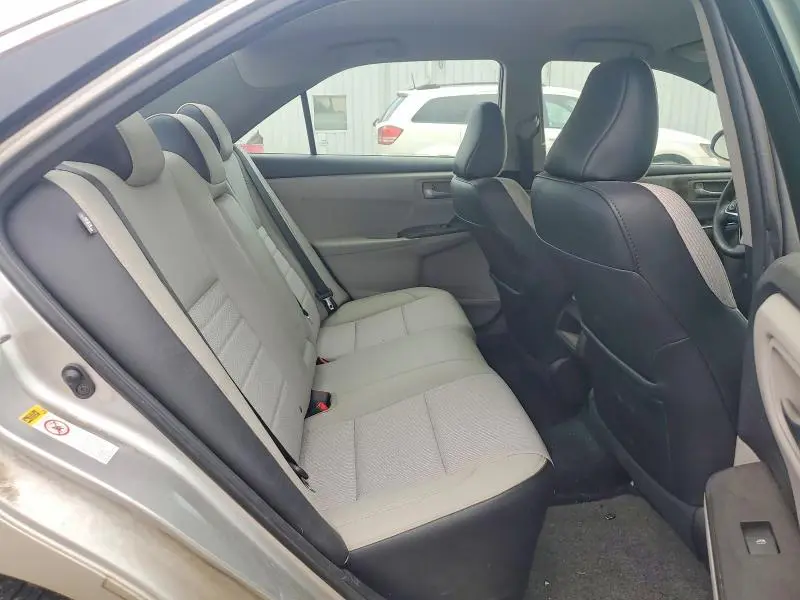 2016 TOYOTA CAMRY SE  