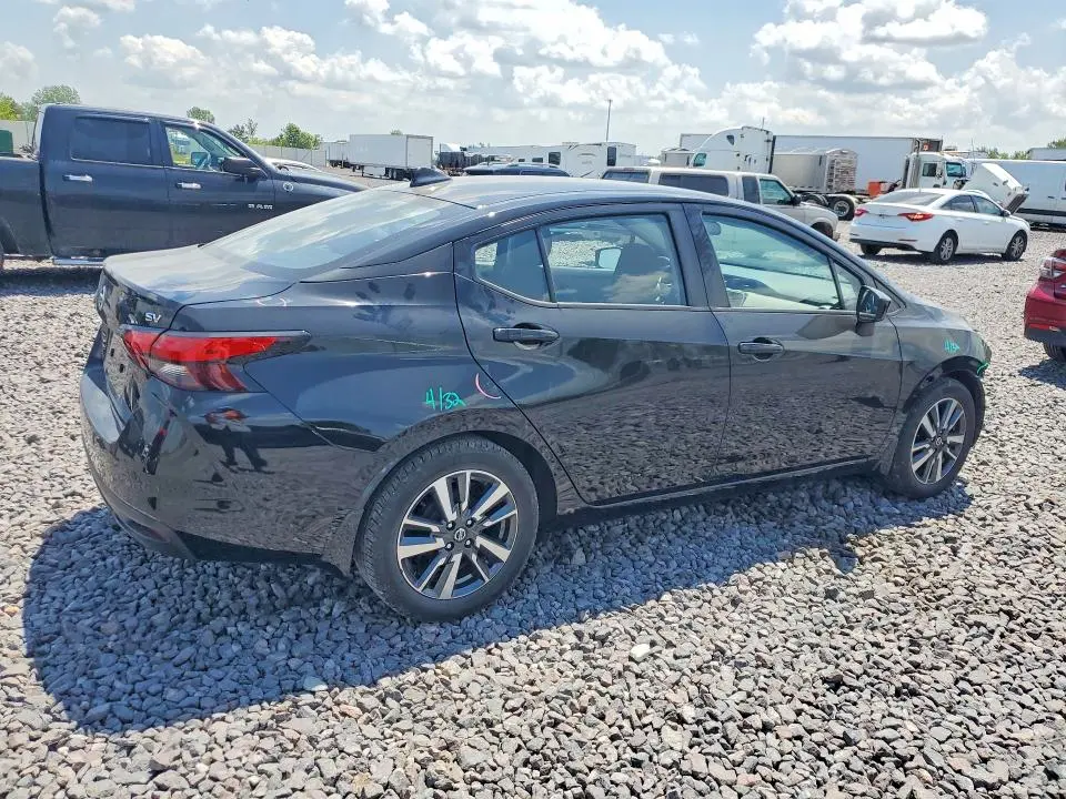 2022 NISSAN VERSA SV  