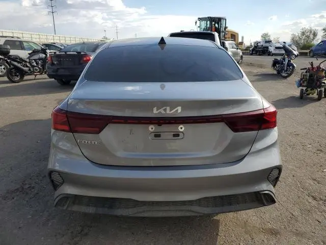 2023 KIA FORTE LX  