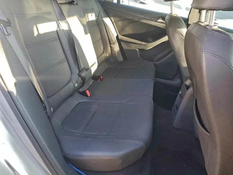 2012 VOLKSWAGEN JETTA SE  