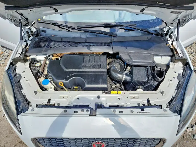 2019 JAGUAR E-PACE SE  