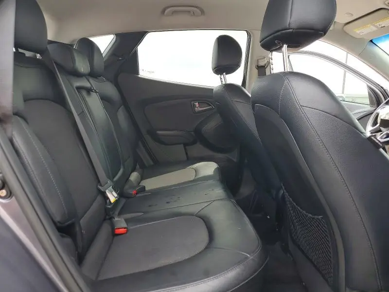 2015 HYUNDAI TUCSON SE  