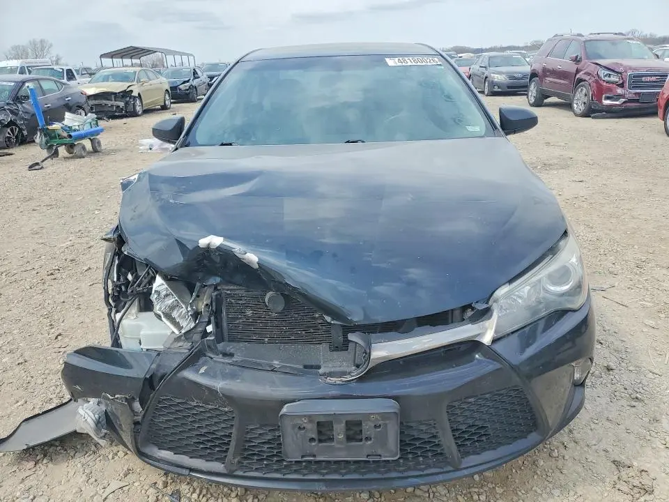 2015 TOYOTA CAMRY SE  