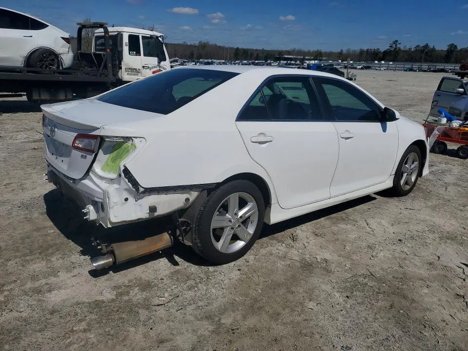 2014 TOYOTA CAMRY SE  