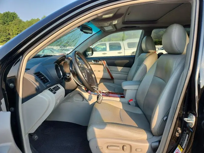 2013 TOYOTA HIGHLANDER LIMITED  