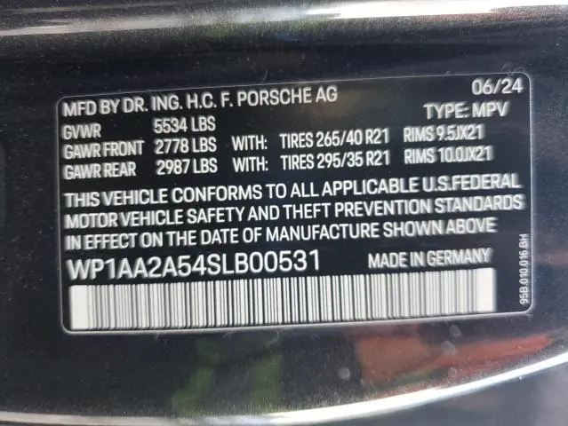 2025 PORSCHE MACAN BASE  