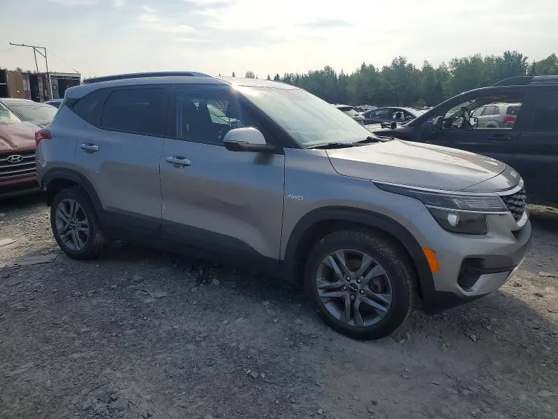 2022 KIA SELTOS LX  
