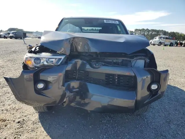 2022 TOYOTA 4RUNNER SR5  