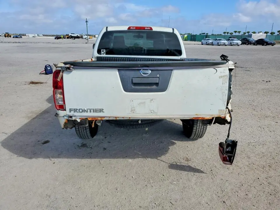 2016 NISSAN FRONTIER S  