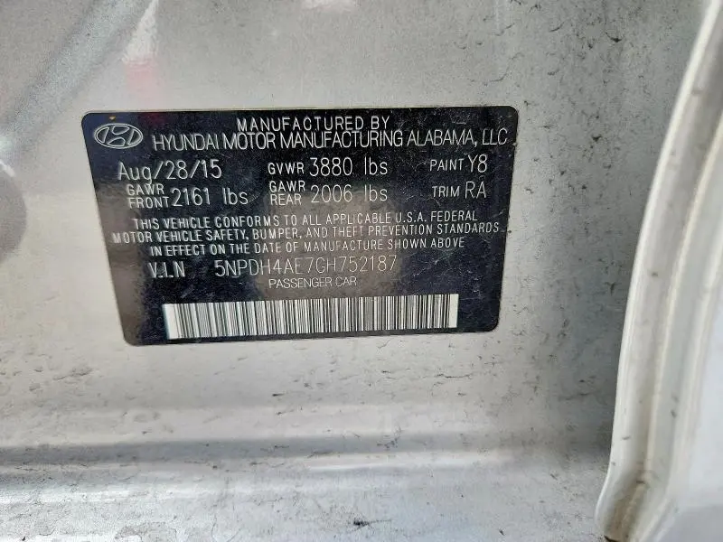 2016 HYUNDAI ELANTRA SE  