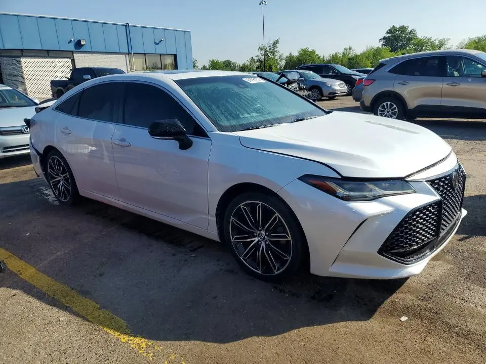 2019 TOYOTA AVALON TOURING  