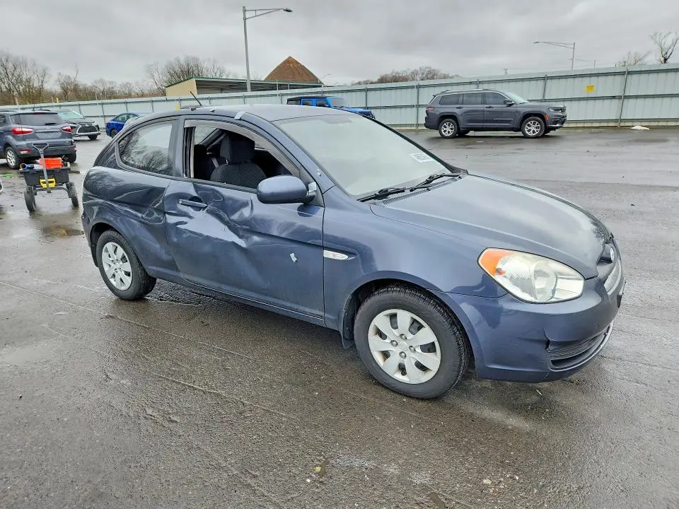 2010 HYUNDAI ACCENT GS  