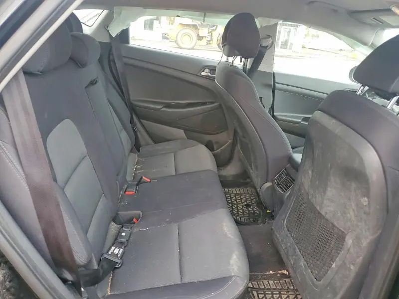 2018 HYUNDAI TUCSON SE  