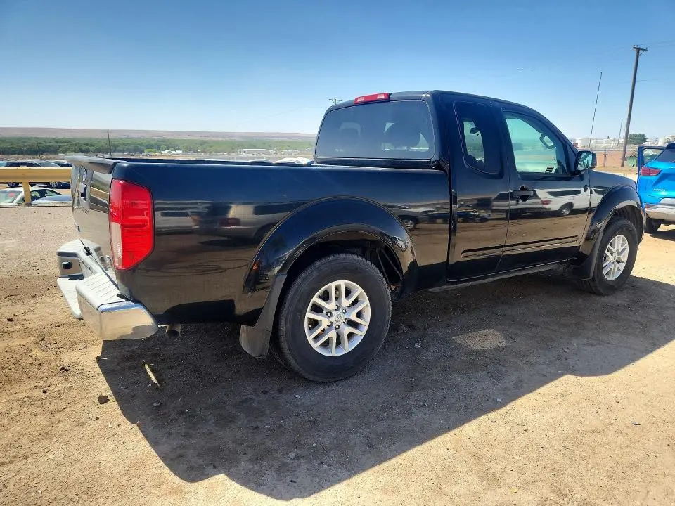 2017 NISSAN FRONTIER SV  