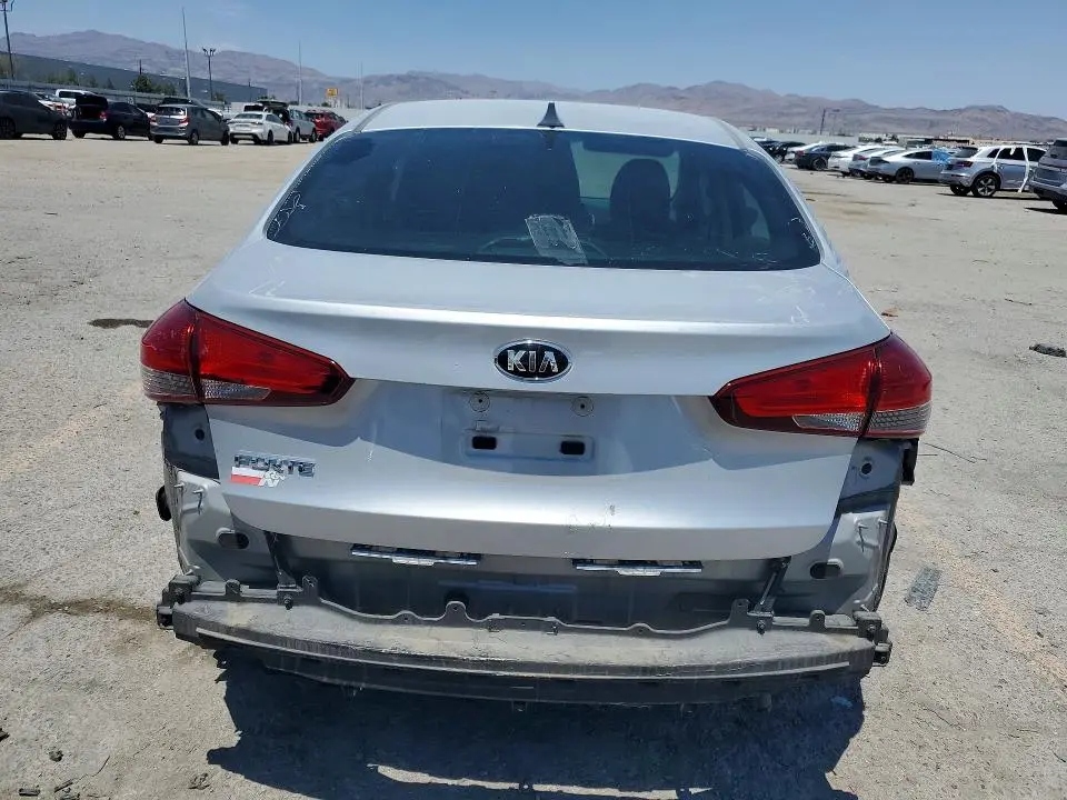 2017 KIA FORTE LX  