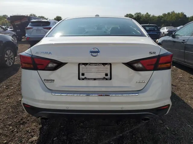 2022 NISSAN ALTIMA SR  