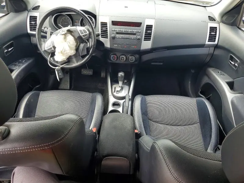 2012 MITSUBISHI OUTLANDER SE  