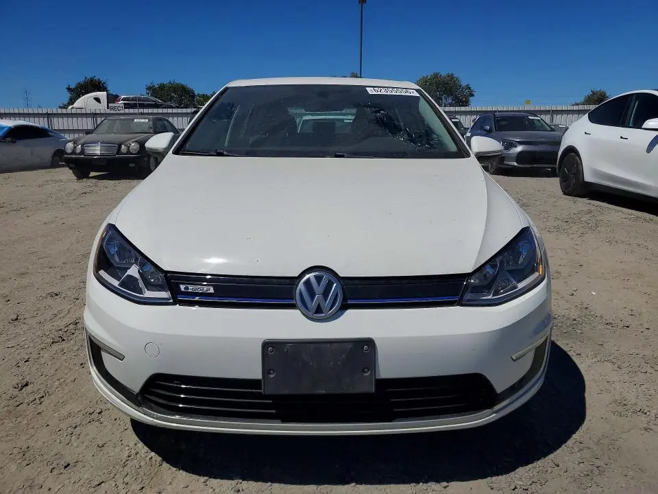 2016 VOLKSWAGEN E-GOLF SE  