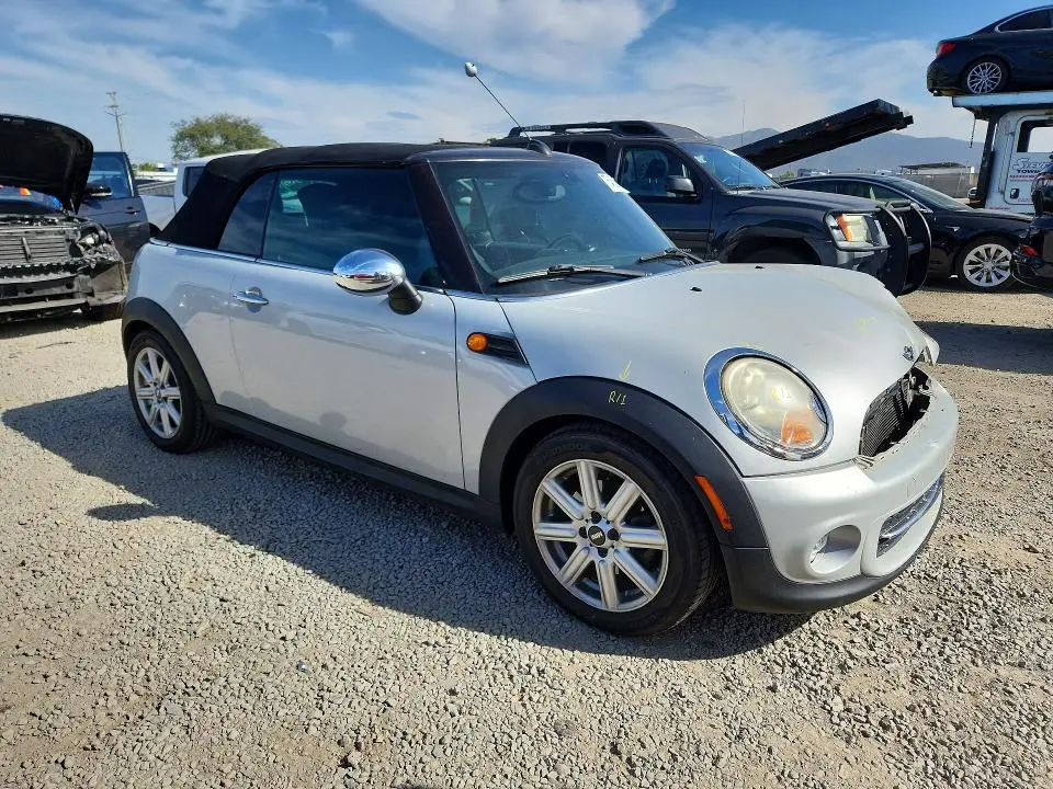 2011 MINI COOPER   
