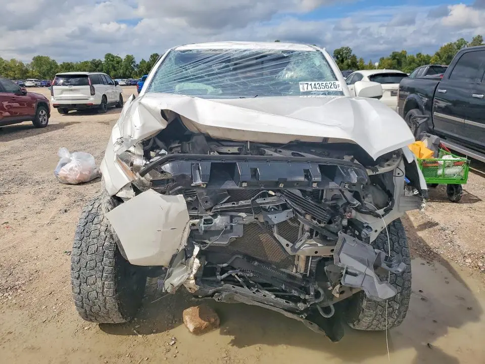 2016 TOYOTA TACOMA SR5 V6  