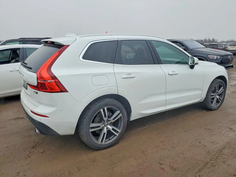 2020 VOLVO XC60 T5 MOMENTUM  