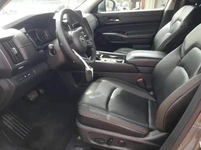 2024 NISSAN PATHFINDER SL  