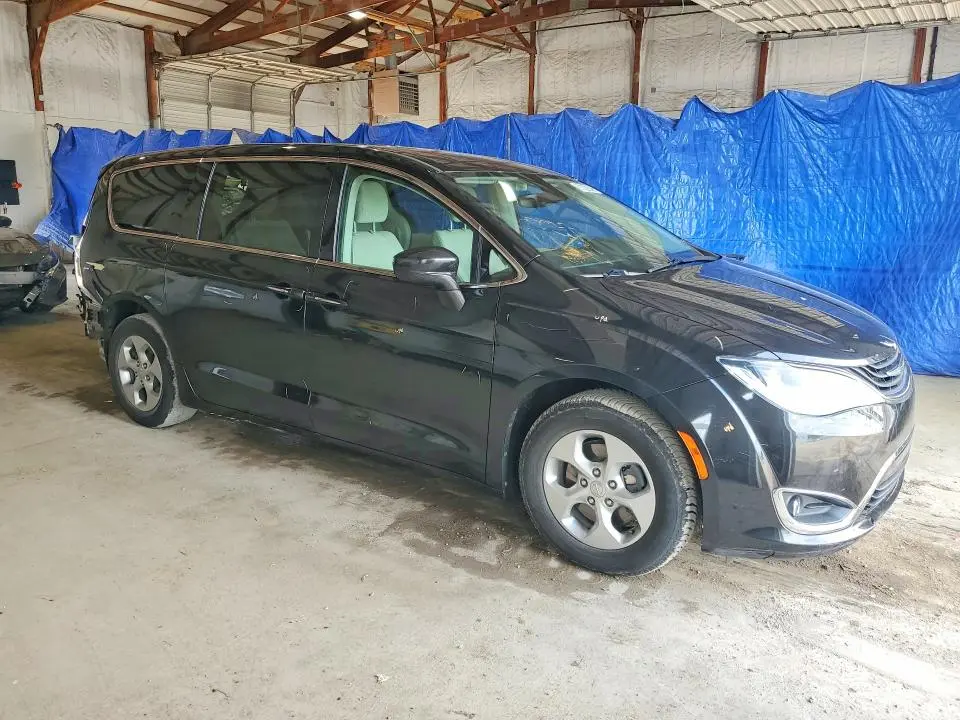 2018 CHRYSLER PACIFICA HYBRID TOURING PLUS  
