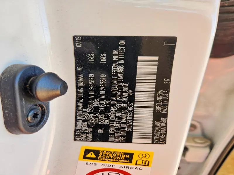 2019 TOYOTA HIGHLANDER LIMITED  