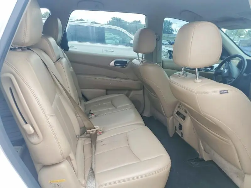 2017 NISSAN PATHFINDER SL  