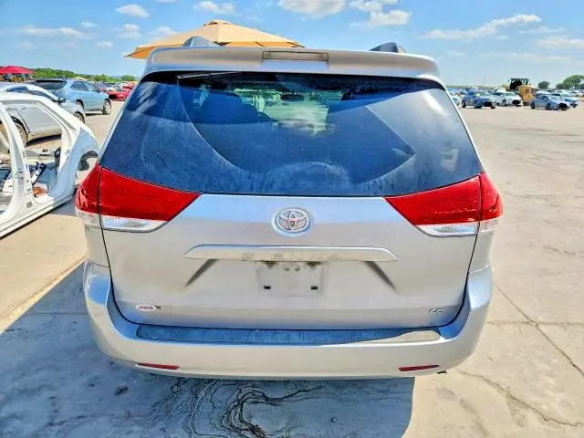 2011 TOYOTA SIENNA LE  