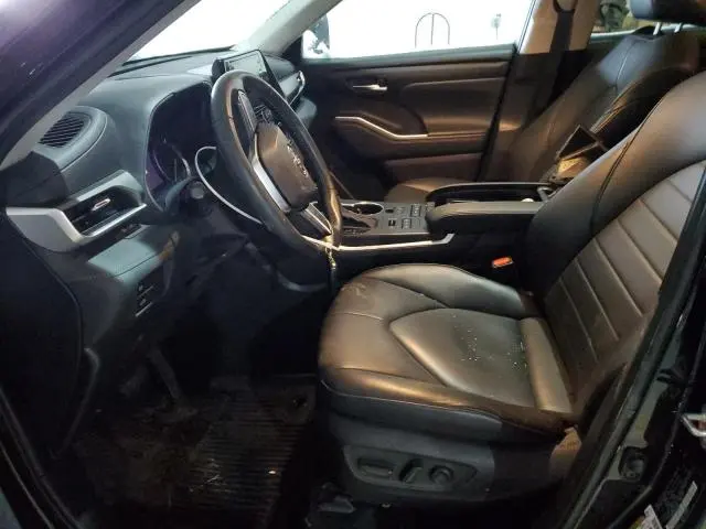 2021 TOYOTA HIGHLANDER XLE  