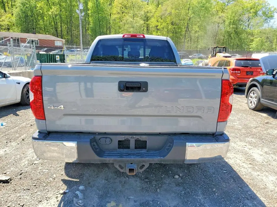 2019 TOYOTA TUNDRA SR5  