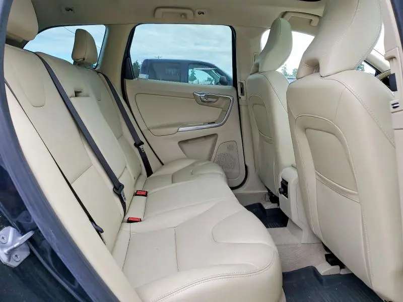 2016 VOLVO XC60 T5 PREMIER  