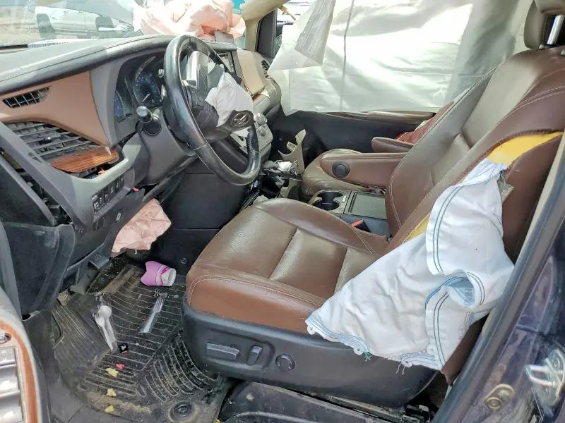 2018 TOYOTA SIENNA LIMITED PREMIUM 7-PASSENGER  
