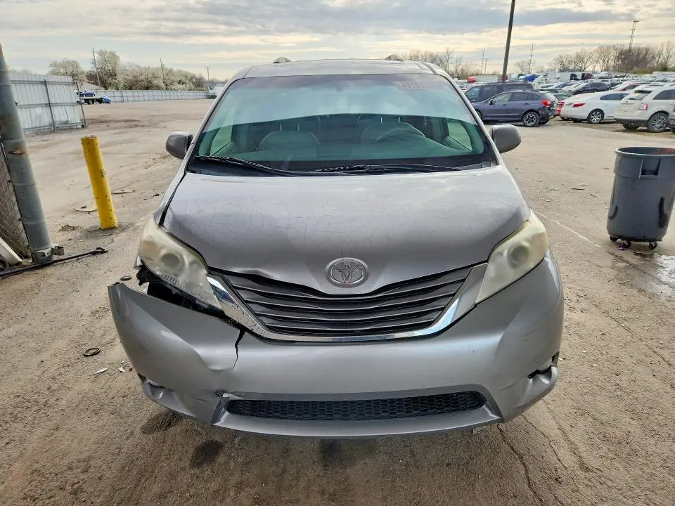 2011 TOYOTA SIENNA XLE 7-PASSENGER  