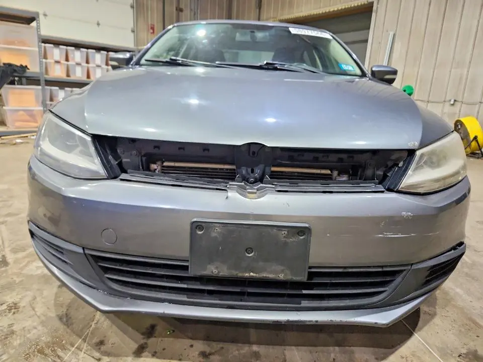 2012 VOLKSWAGEN JETTA SE  