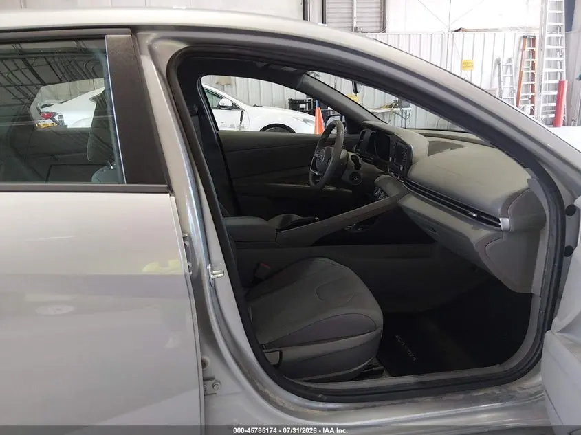 2021 HYUNDAI ELANTRA SE