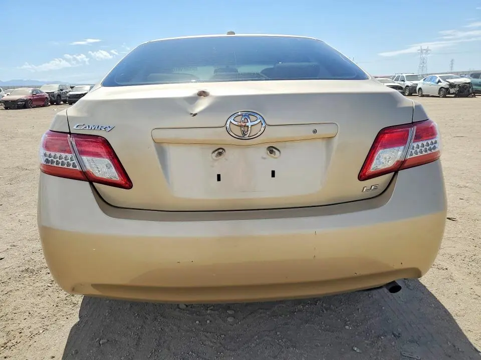 2011 TOYOTA CAMRY LE  