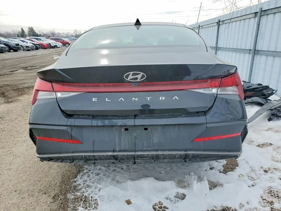 2025 HYUNDAI ELANTRA SEL SPORT  