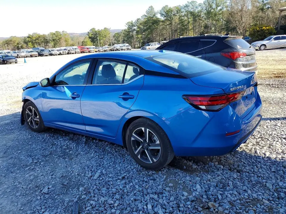 2025 NISSAN SENTRA SV  