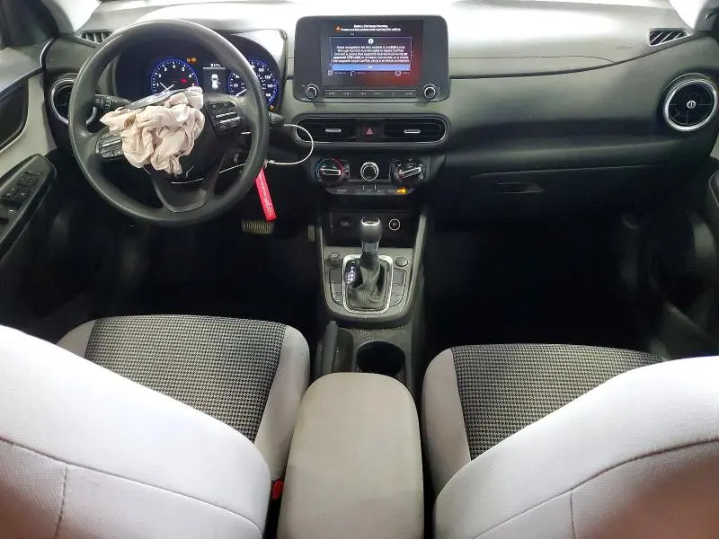 2022 HYUNDAI KONA SE  
