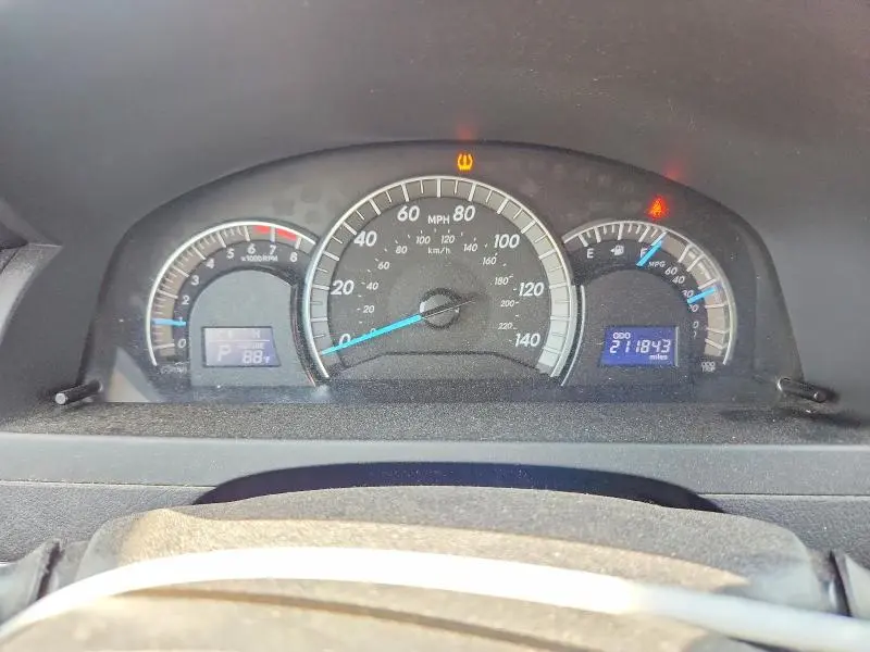 2013 TOYOTA CAMRY SE  