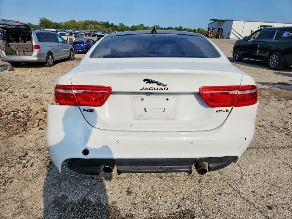 2017 JAGUAR XE PREMIUM  